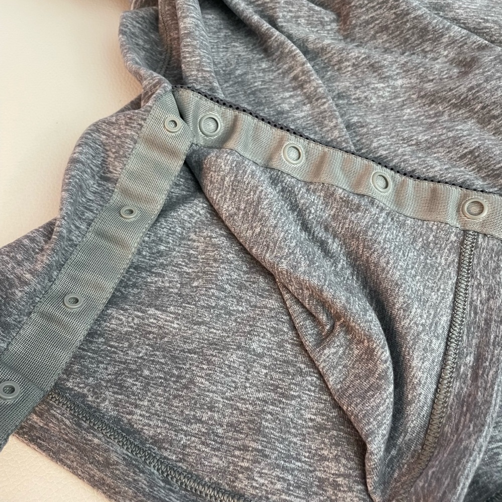 Lululemon hill and valley turtleneck - Picture 14 of 16